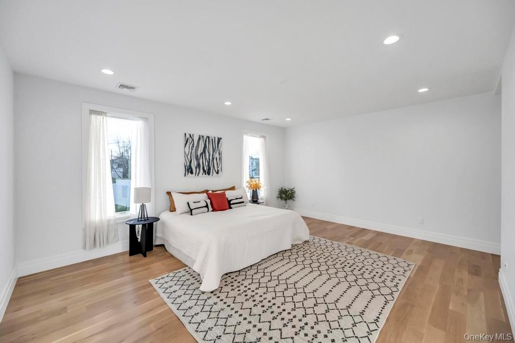 #17 photo, 61 Stephen Drive, नासाउ काउंटी Plainview , NY 11803