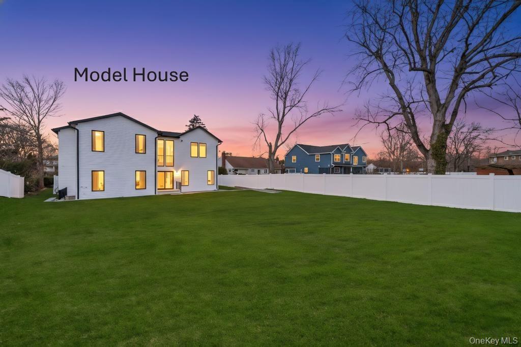 #2 photo, 61 Stephen Drive, नासाउ काउंटी Plainview , NY 11803