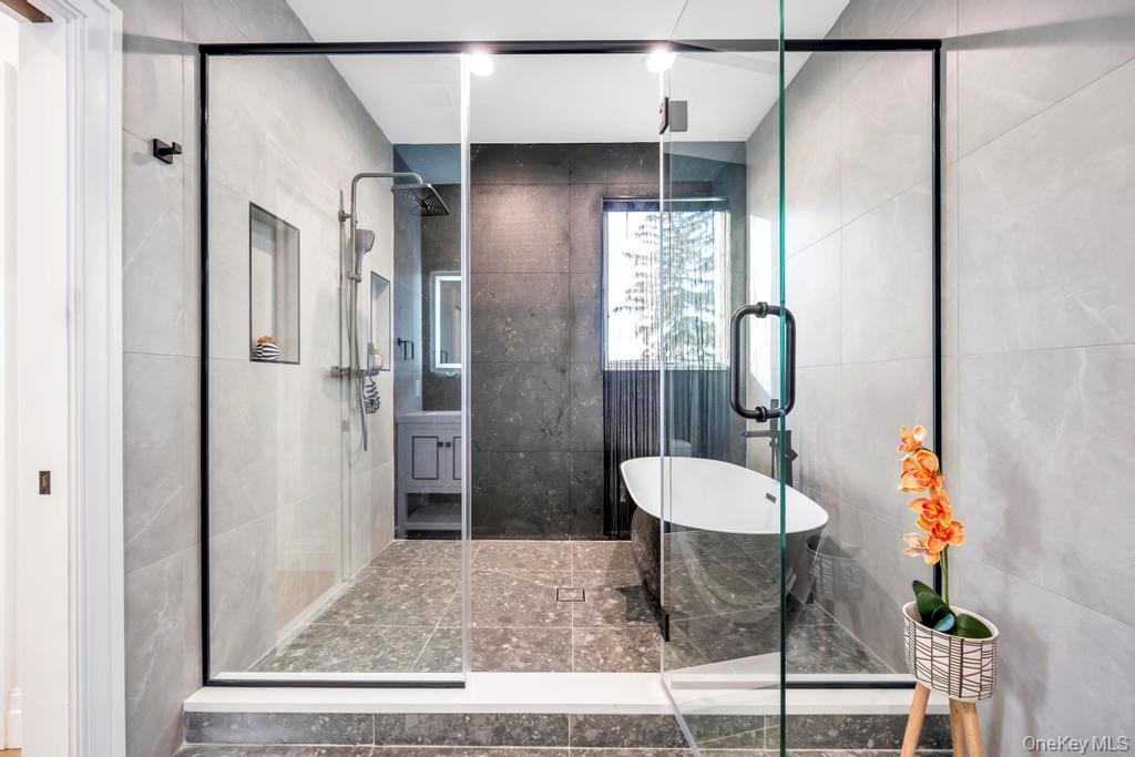 #20 photo, 61 Stephen Drive, नासाउ काउंटी Plainview , NY 11803