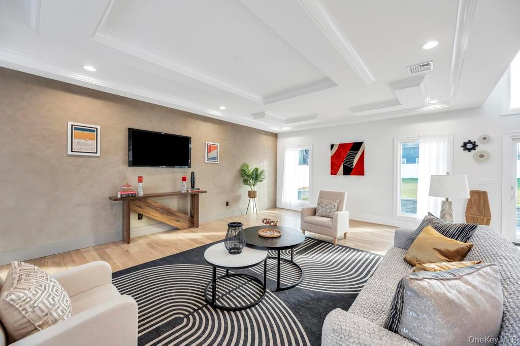 #3 photo, 61 Stephen Drive, नासाउ काउंटी Plainview , NY 11803