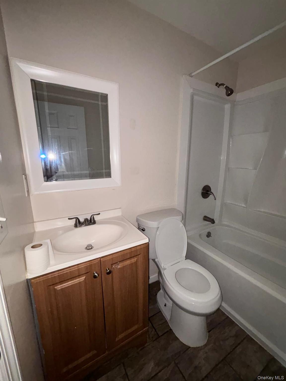 #12 photo, 202 Clark Street, 东长岛 Brentwood , NY 11717