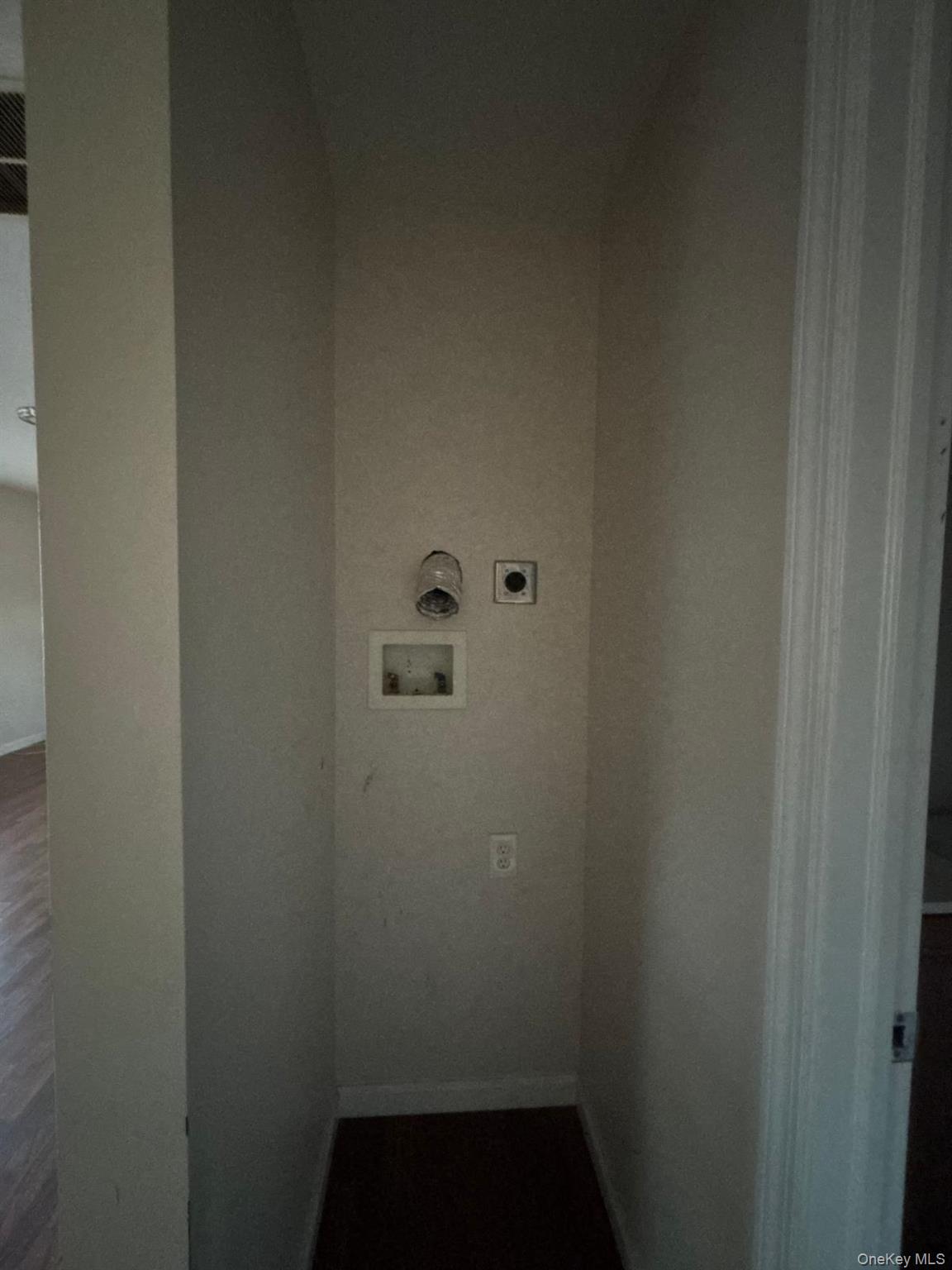 #13 photo, 202 Clark Street, 东长岛 Brentwood , NY 11717