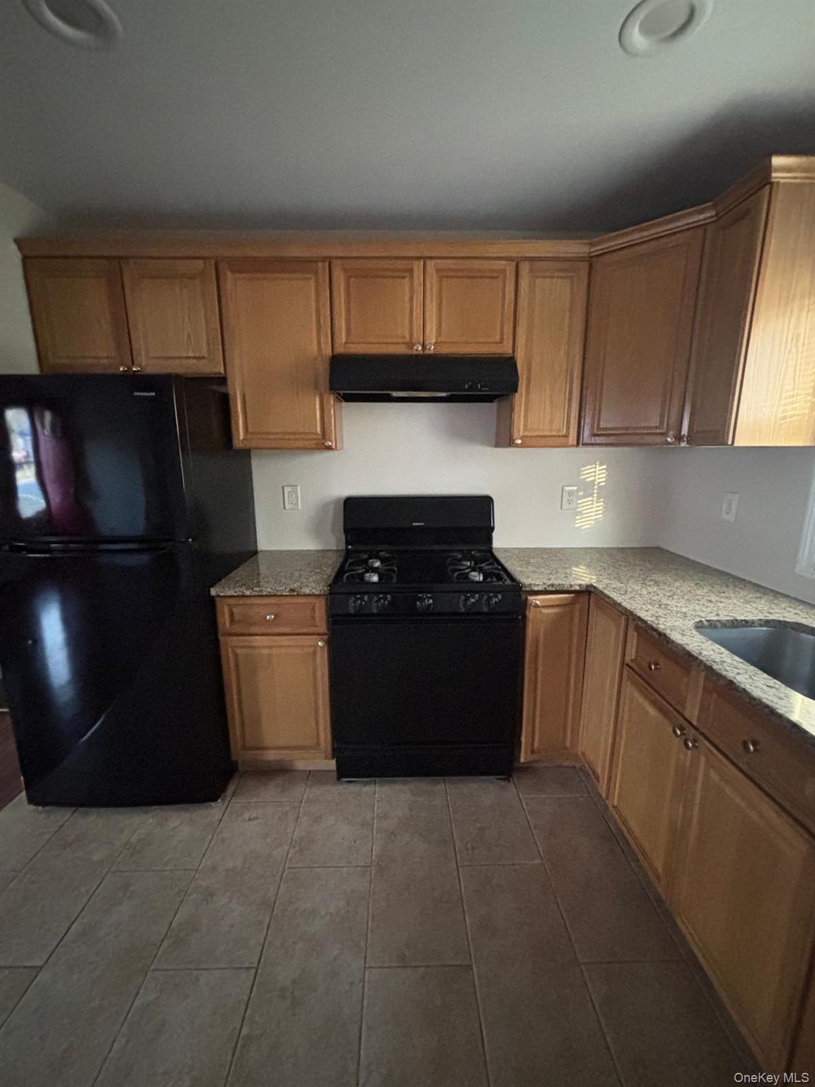 #4 photo, 202 Clark Street, 东长岛 Brentwood , NY 11717