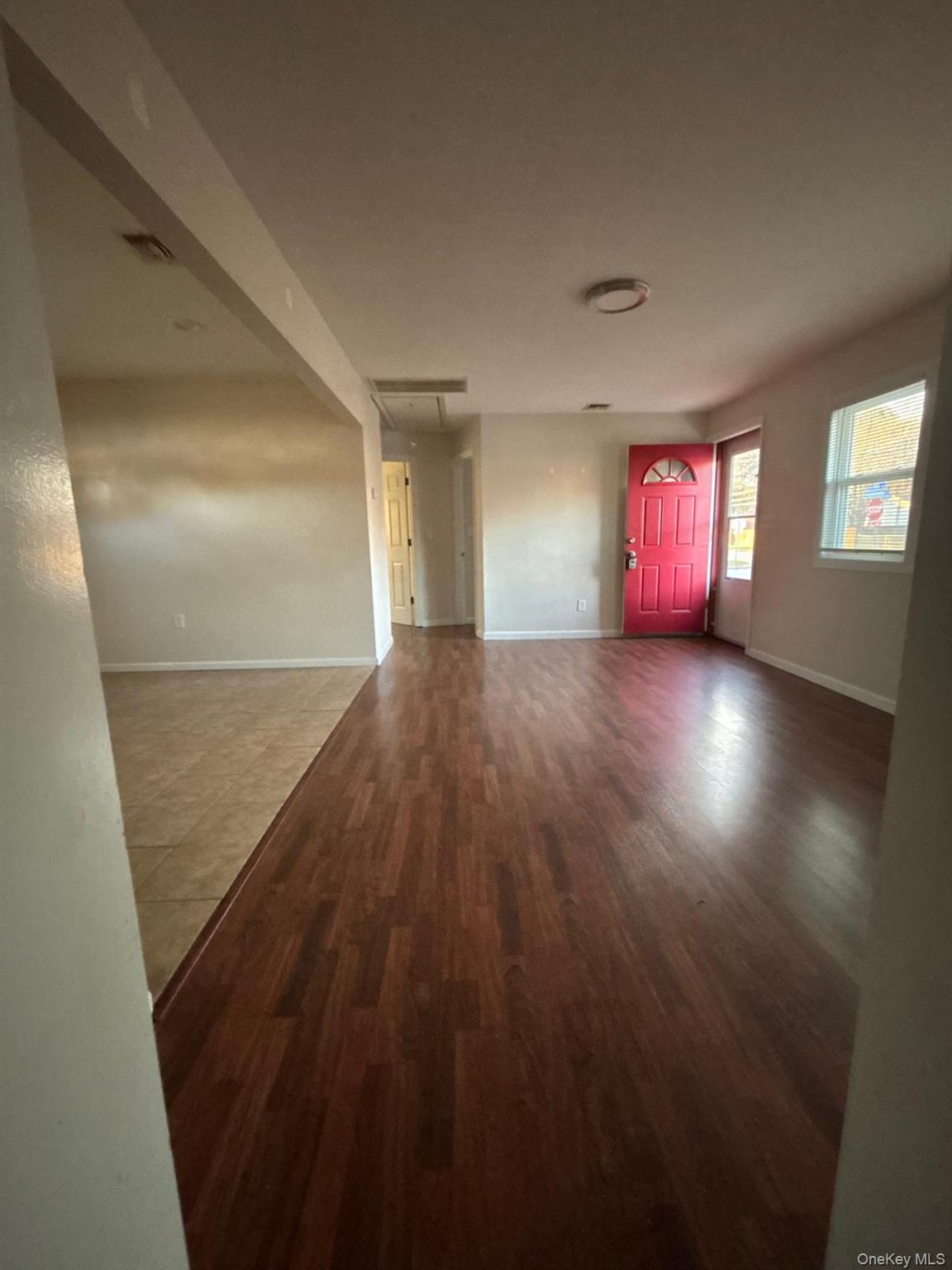 #7 photo, 202 Clark Street, 东长岛 Brentwood , NY 11717