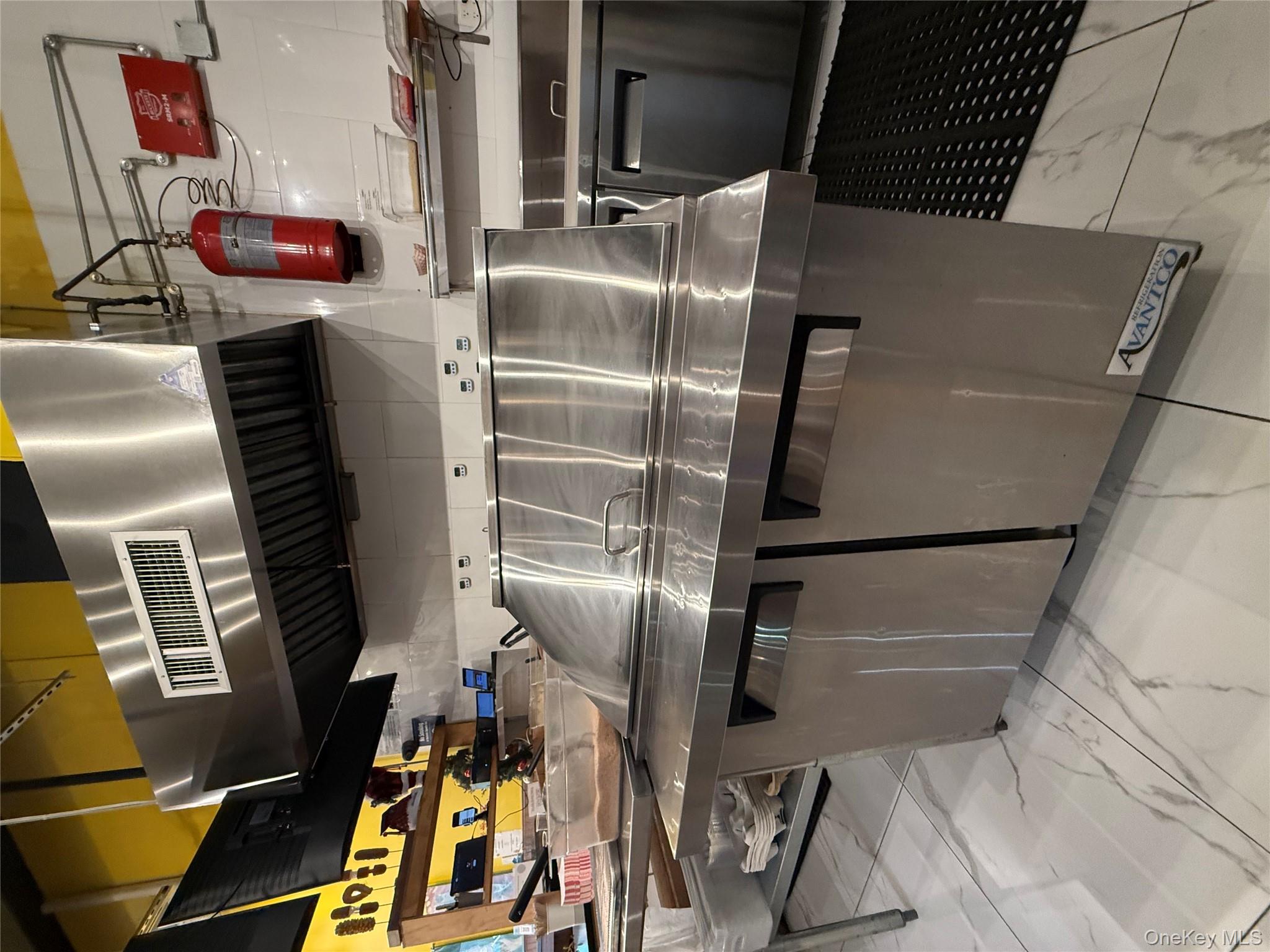 #16 photo, 84-06 37th Ave, קווינס Jackson Heights , NY 11342