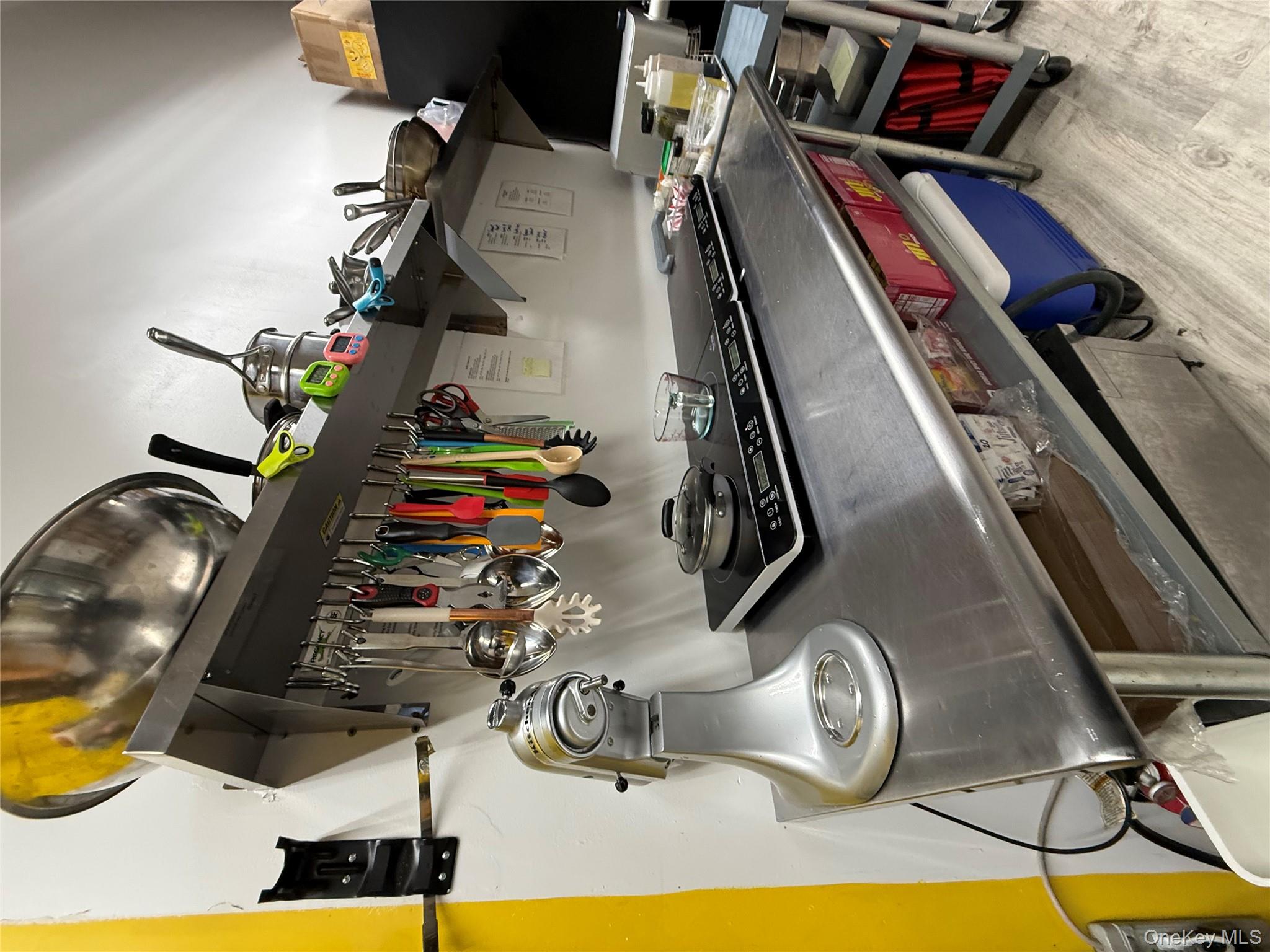 #2 photo, 84-06 37th Ave, קווינס Jackson Heights , NY 11342