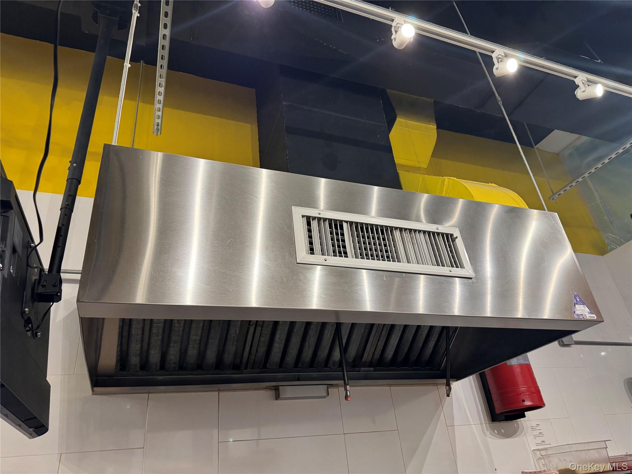 #6 photo, 84-06 37th Ave, קווינס Jackson Heights , NY 11342