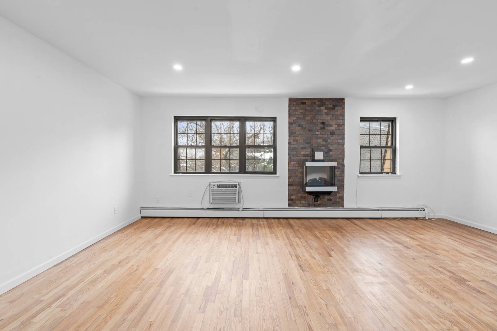 #10 photo, 84-30 98th Street, कुईंस Woodhaven , NY 11421