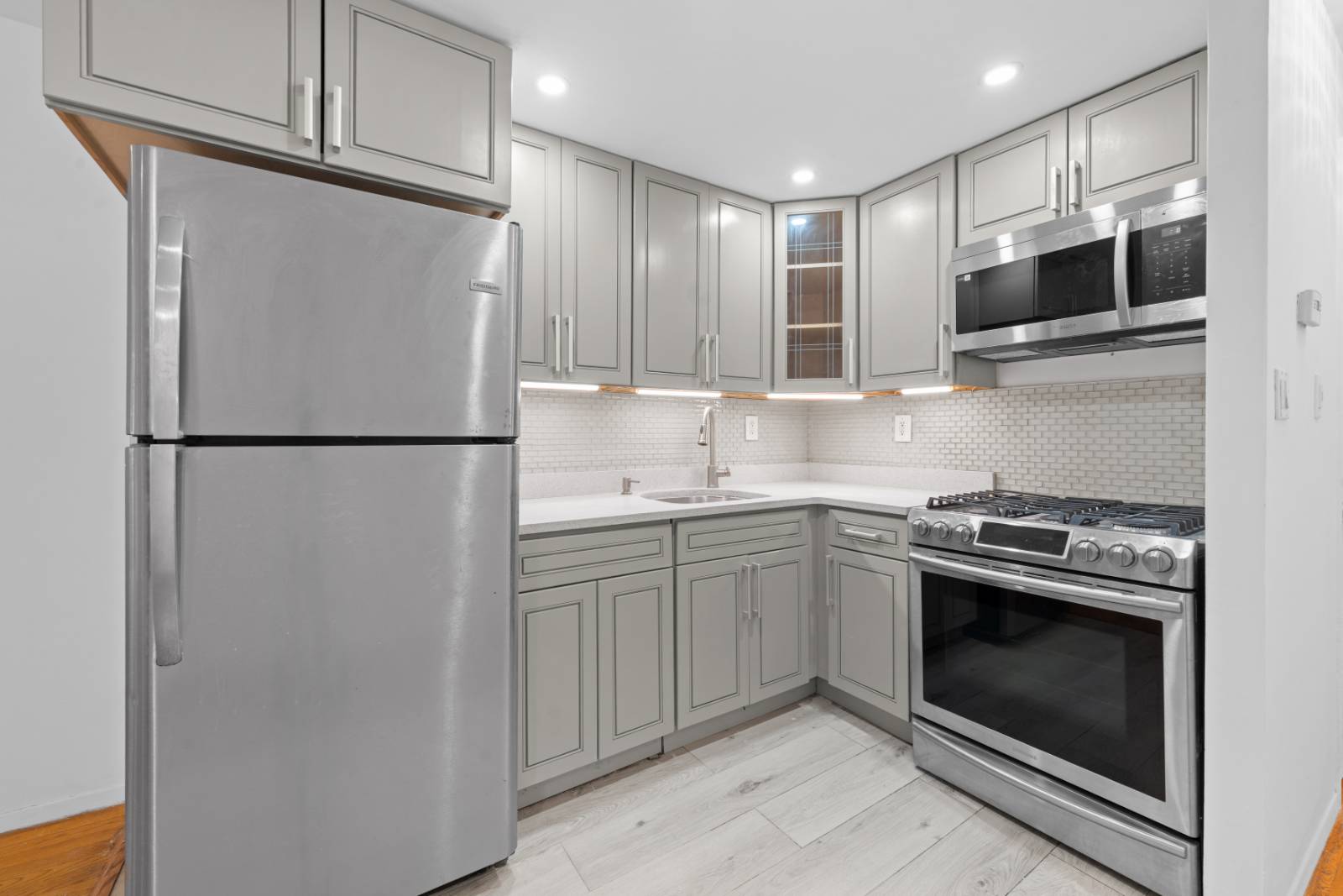 #21 photo, 84-30 98th Street, कुईंस Woodhaven , NY 11421