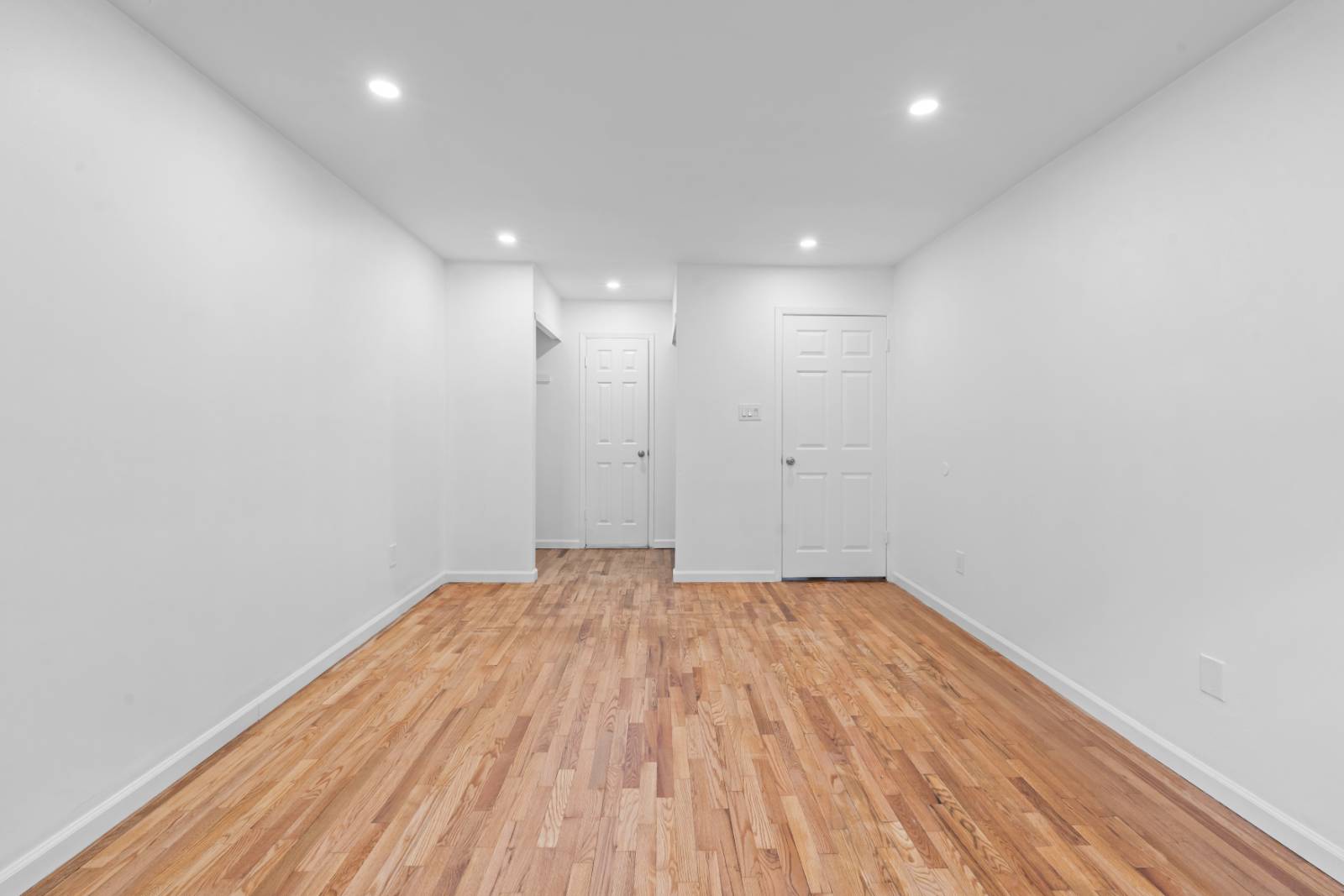 #30 photo, 84-30 98th Street, कुईंस Woodhaven , NY 11421