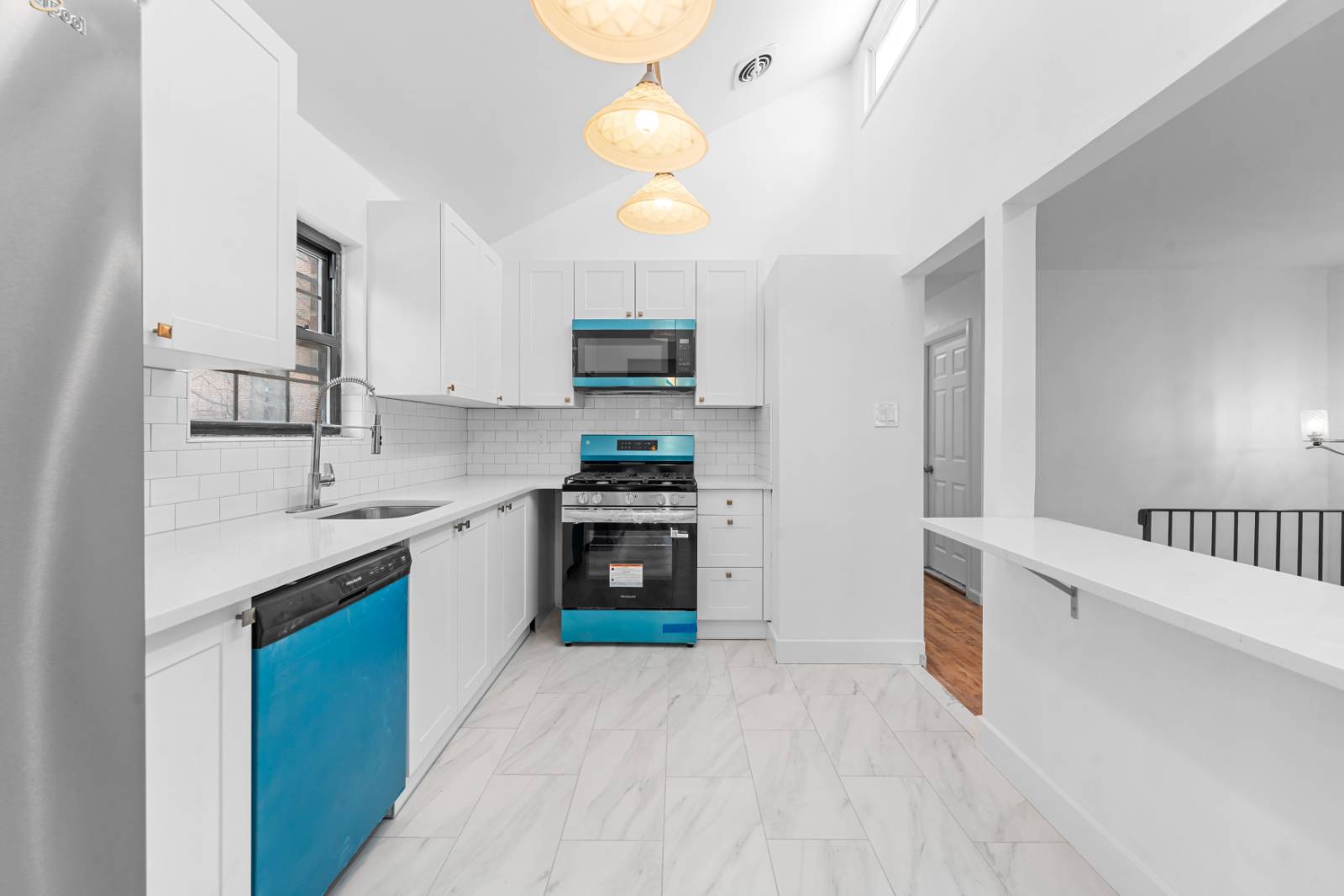 #4 photo, 84-30 98th Street, कुईंस Woodhaven , NY 11421