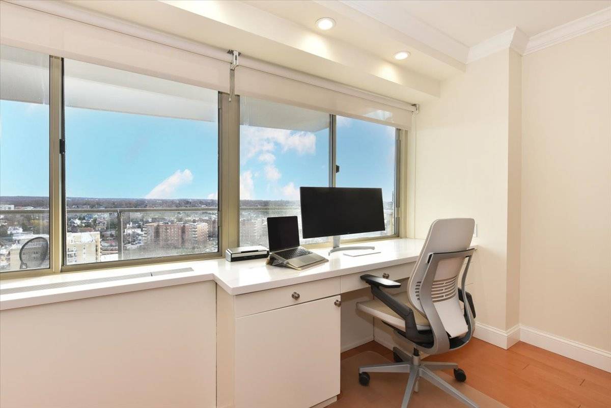 #13 photo, 18-15 215th street, #16R, קווינס Bayside , NY 11360