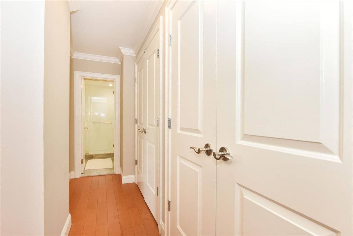 #14 photo, 18-15 215th street, #16R, קווינס Bayside , NY 11360