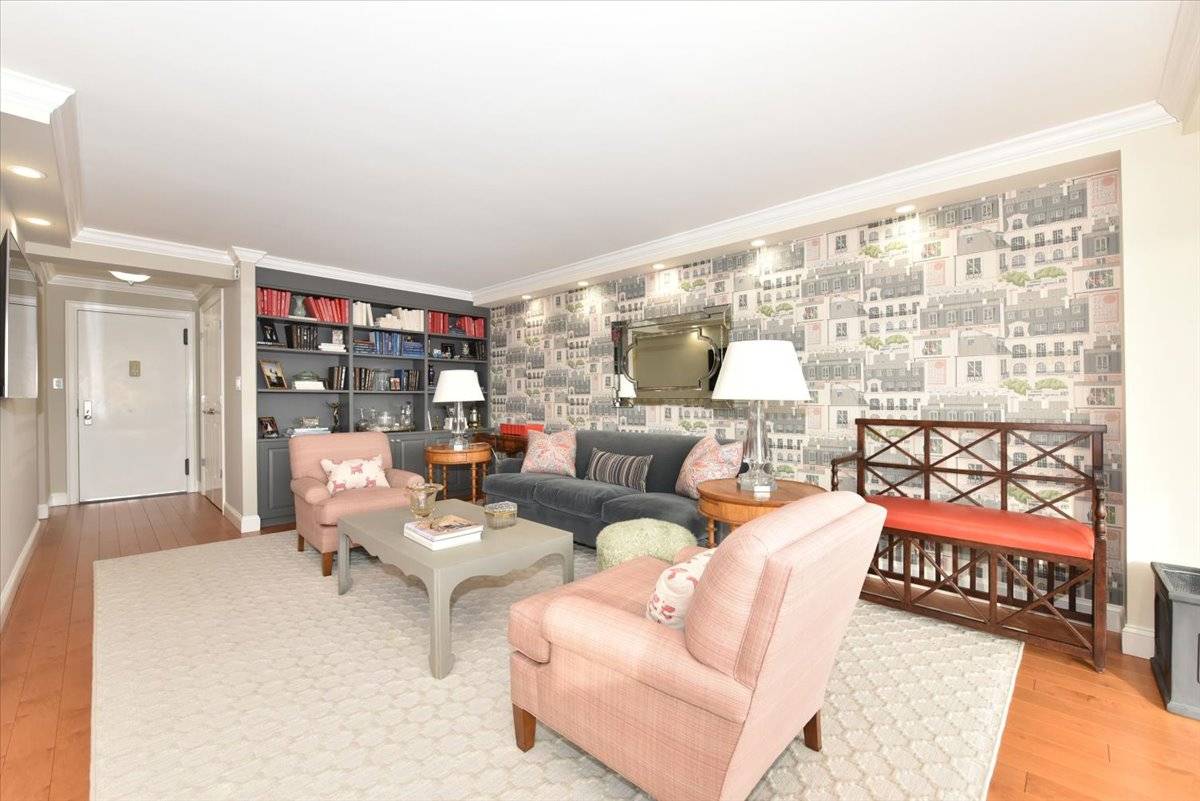 #4 photo, 18-15 215th street, #16R, קווינס Bayside , NY 11360