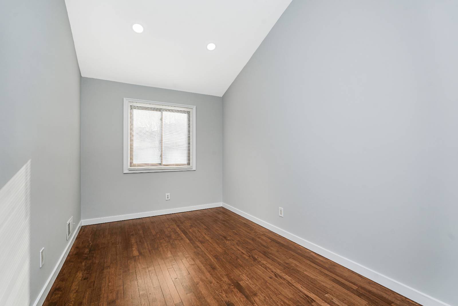 #18 photo, 64 Wolkoff Lane, 스태튼 섬 Staten Island , NY 10303