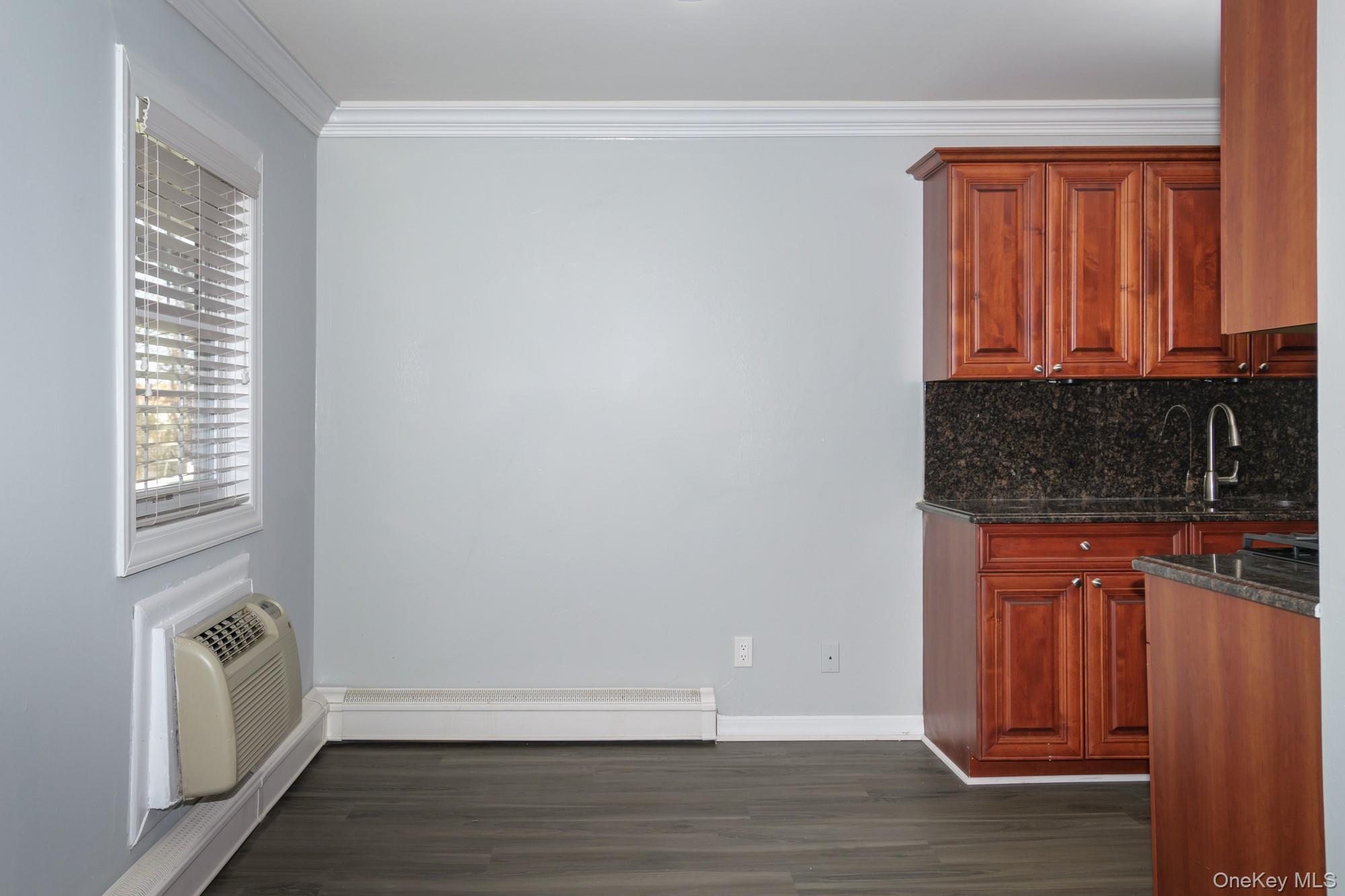 #3 photo, 1750 W Main Street, सफ़ोक काउंटी Riverhead , NY 11901