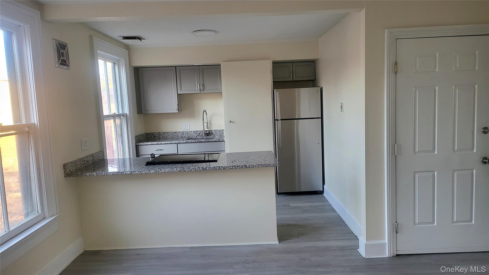 #1 photo, 216 Church St., Apt 2, 뉴욕주 Poughkeepsie , NY 12601