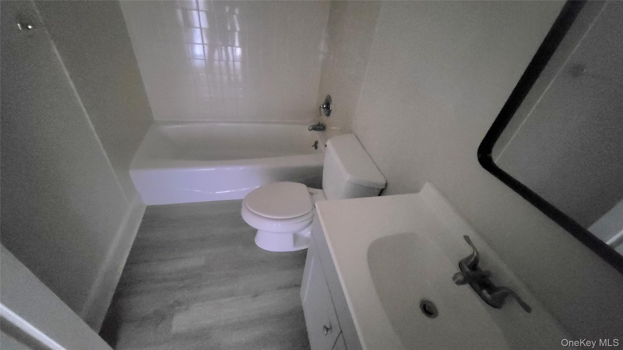 #8 photo, 216 Church St., Apt 2, 뉴욕주 Poughkeepsie , NY 12601