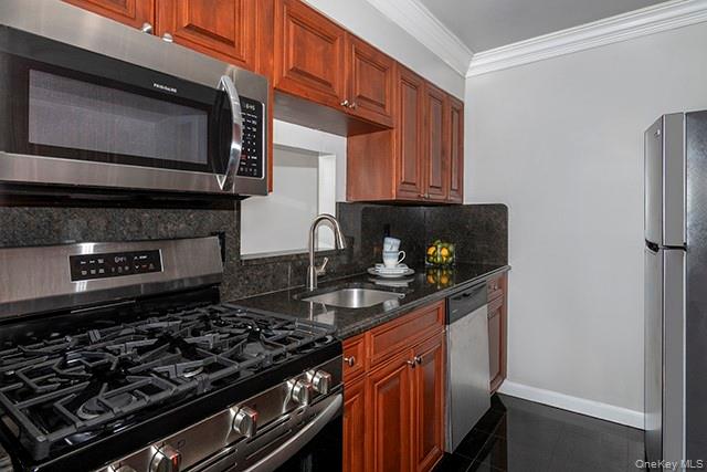 #2 photo, 150 Lake Pointe Drive, מחוז סאפוק Middle Island , NY 11953