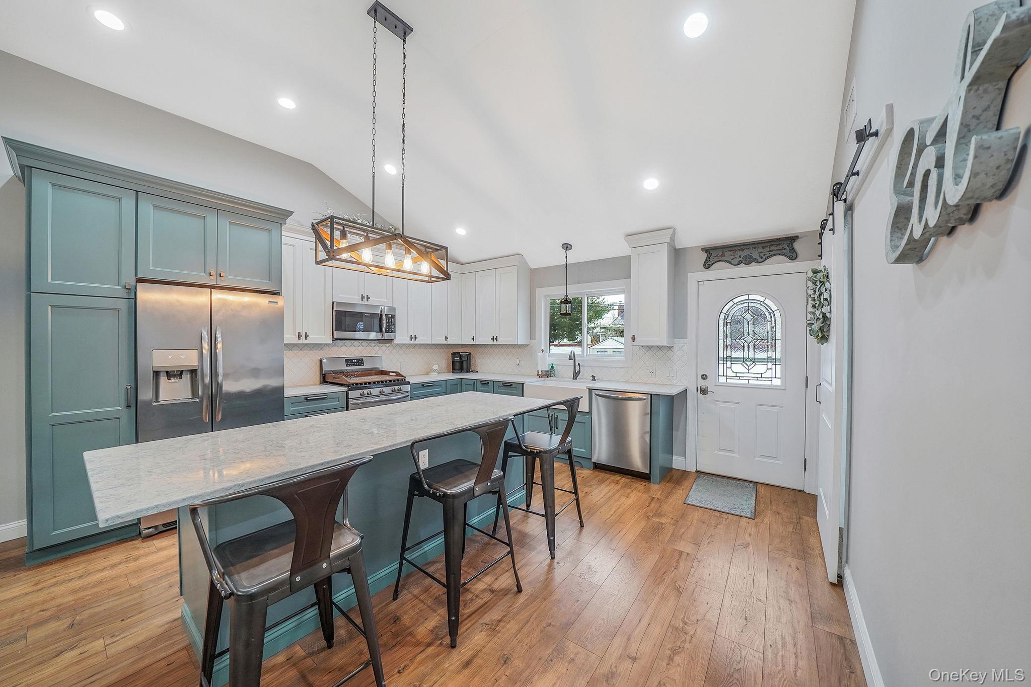 #18 photo, 19 Honeysuckle Lane, Kings Park , NY 11754