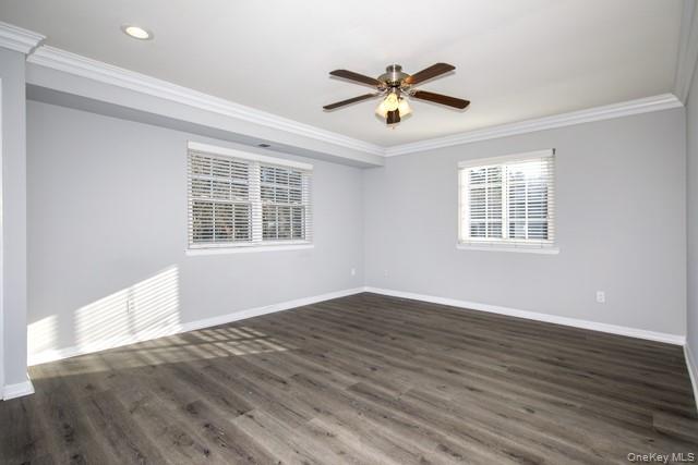 #3 photo, 347 Lake Pointe Court, सफ़ोक काउंटी Middle Island , NY 11953