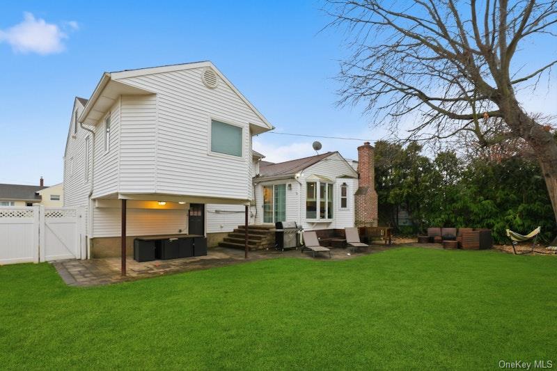 #19 photo, 58 Circle Drive, Syosset , NY 11791