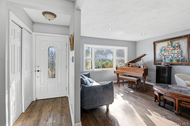 #2 photo, 58 Circle Drive, Syosset , NY 11791