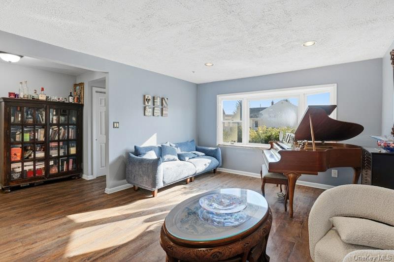 #4 photo, 58 Circle Drive, Syosset , NY 11791