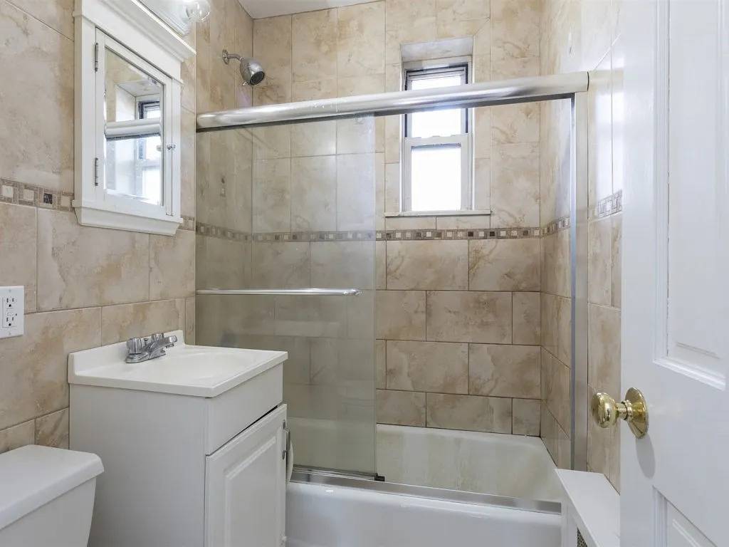 #4 photo, 192-14  station road, फ्लशिंग Flushing , NY 11358