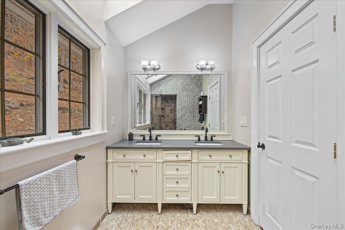 #14 photo, 772 Route 9W, Nyack , NY 10960