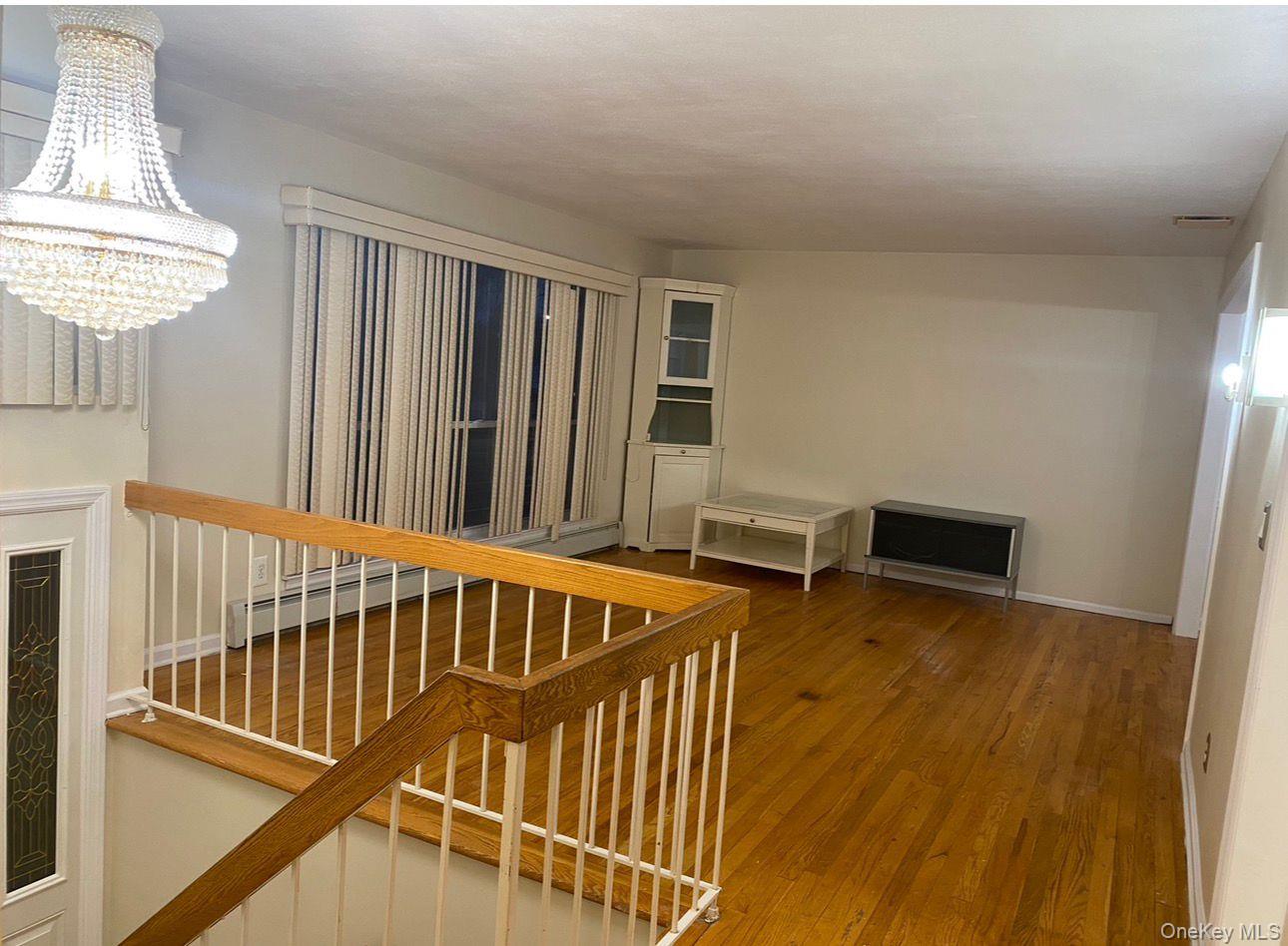 #1 photo, 400 Newbridge Road, 长岛 East Meadow , NY 11554