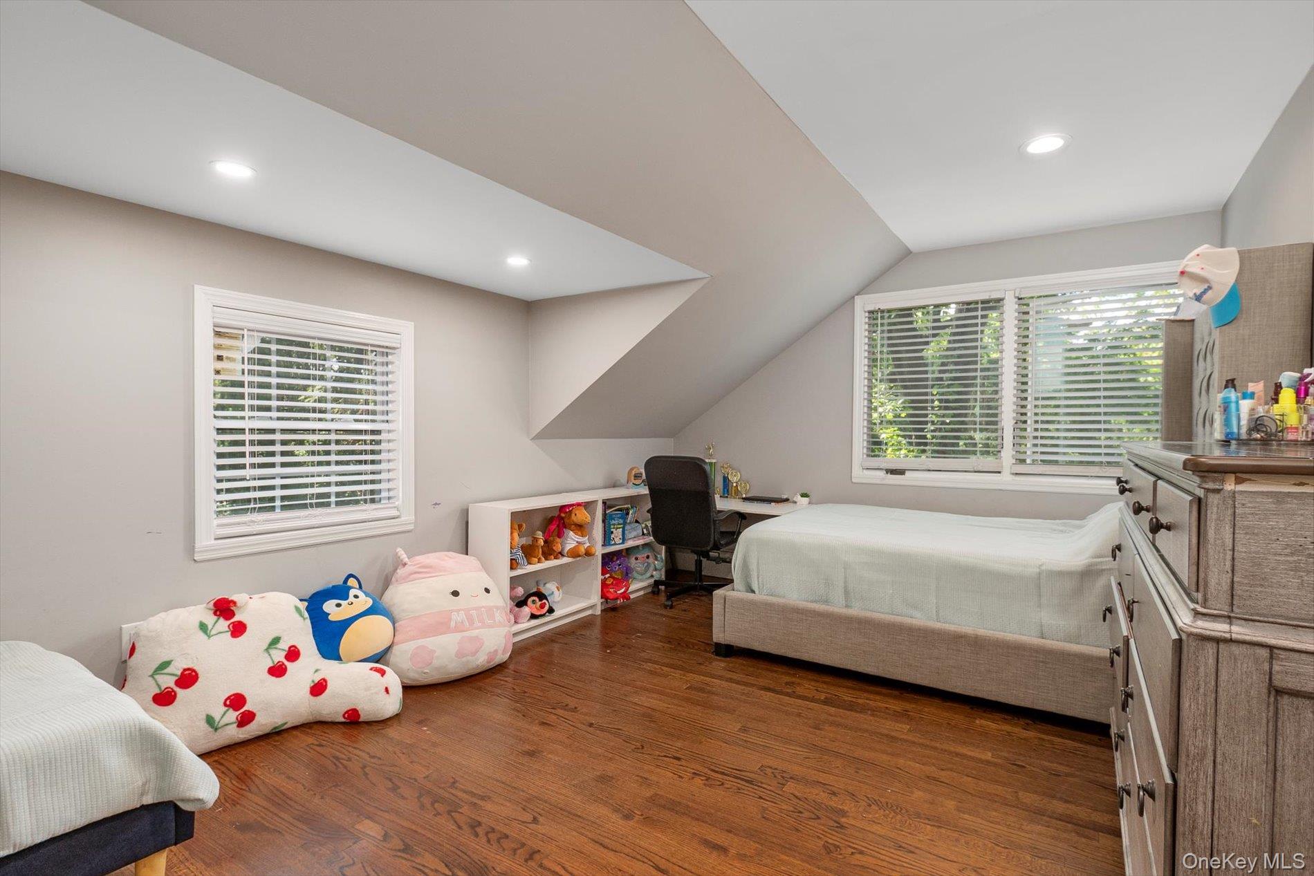 #19 photo, 151 Milburn Lane, מחוז נסאו East Hills , NY 11577