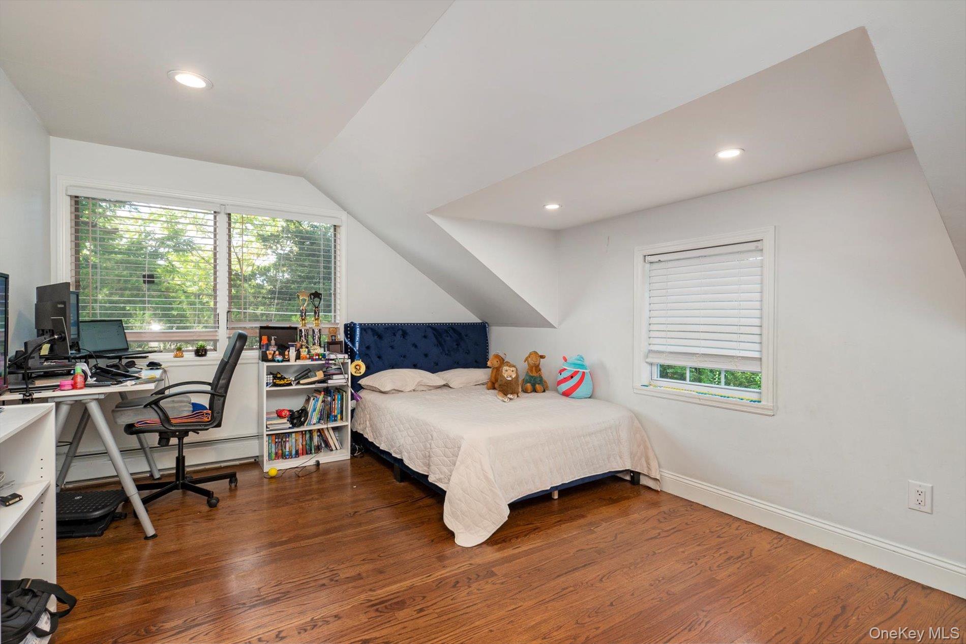 #20 photo, 151 Milburn Lane, מחוז נסאו East Hills , NY 11577