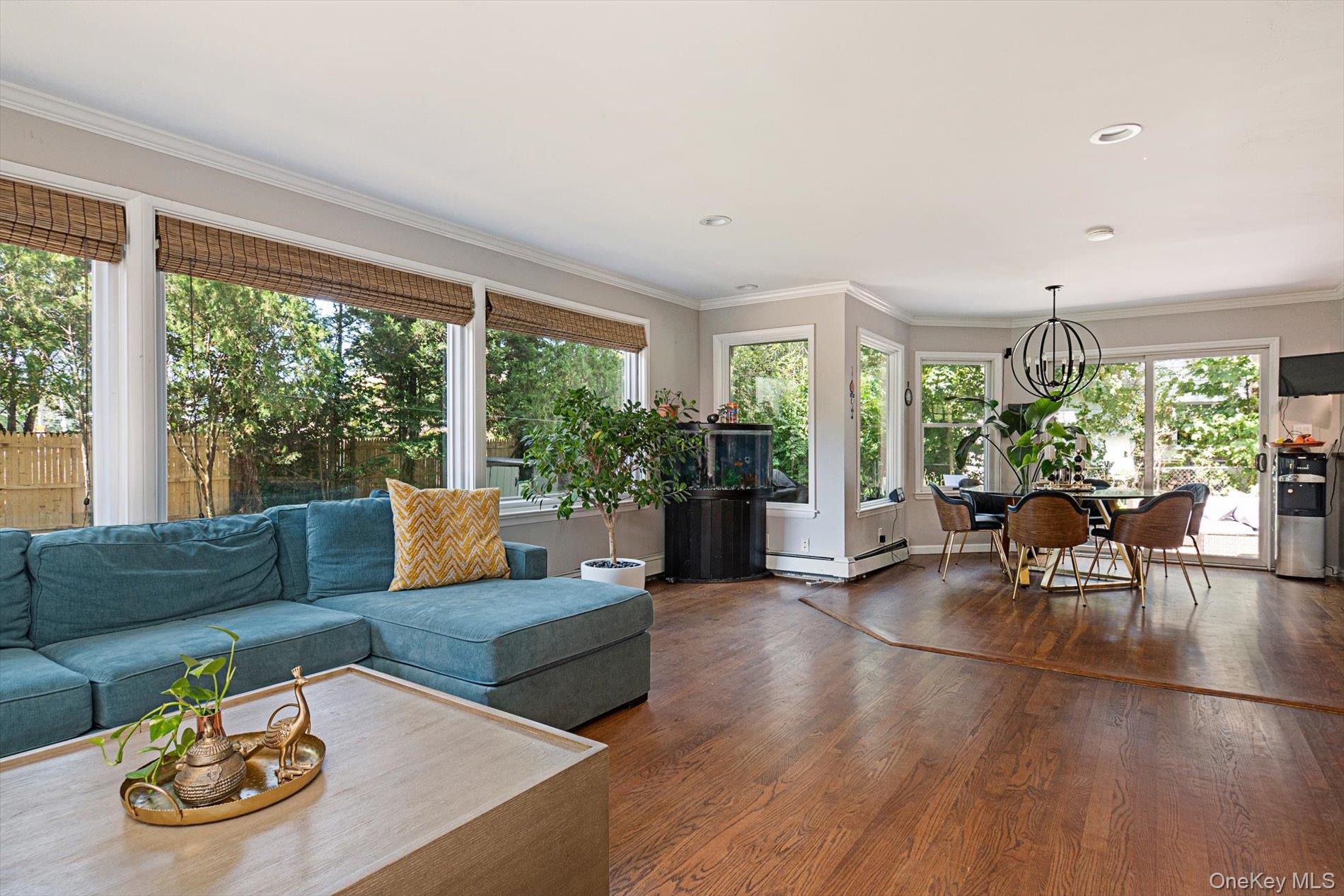 #7 photo, 151 Milburn Lane, מחוז נסאו East Hills , NY 11577