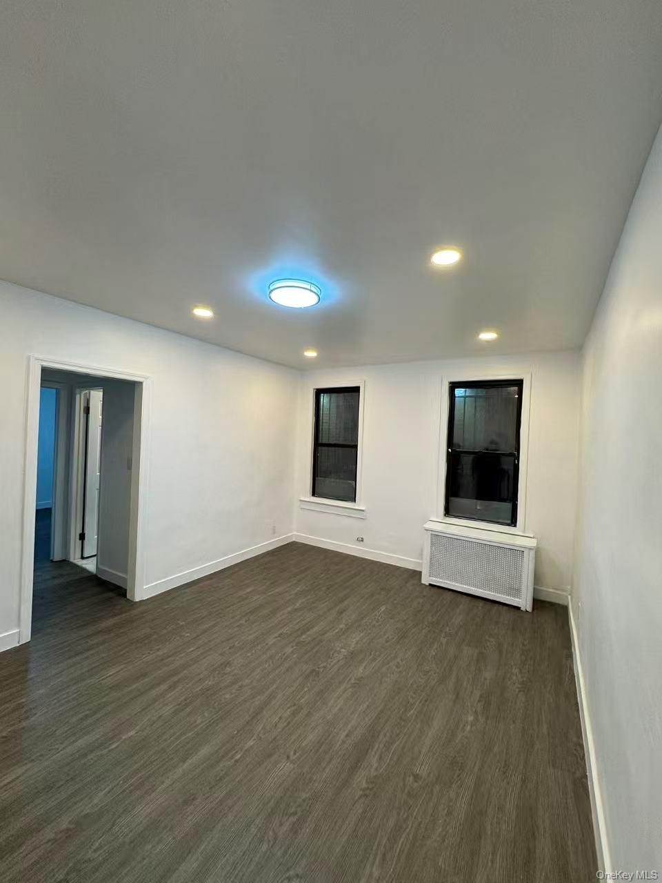 #4 photo, 58-40 43rd Avenue, 뉴욕퀸즈 Woodside , NY 11377