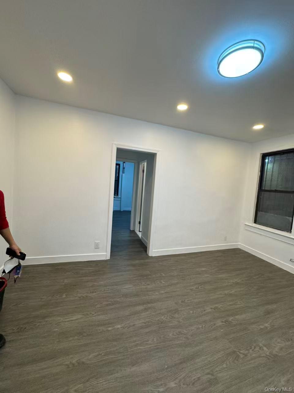 #5 photo, 58-40 43rd Avenue, 뉴욕퀸즈 Woodside , NY 11377