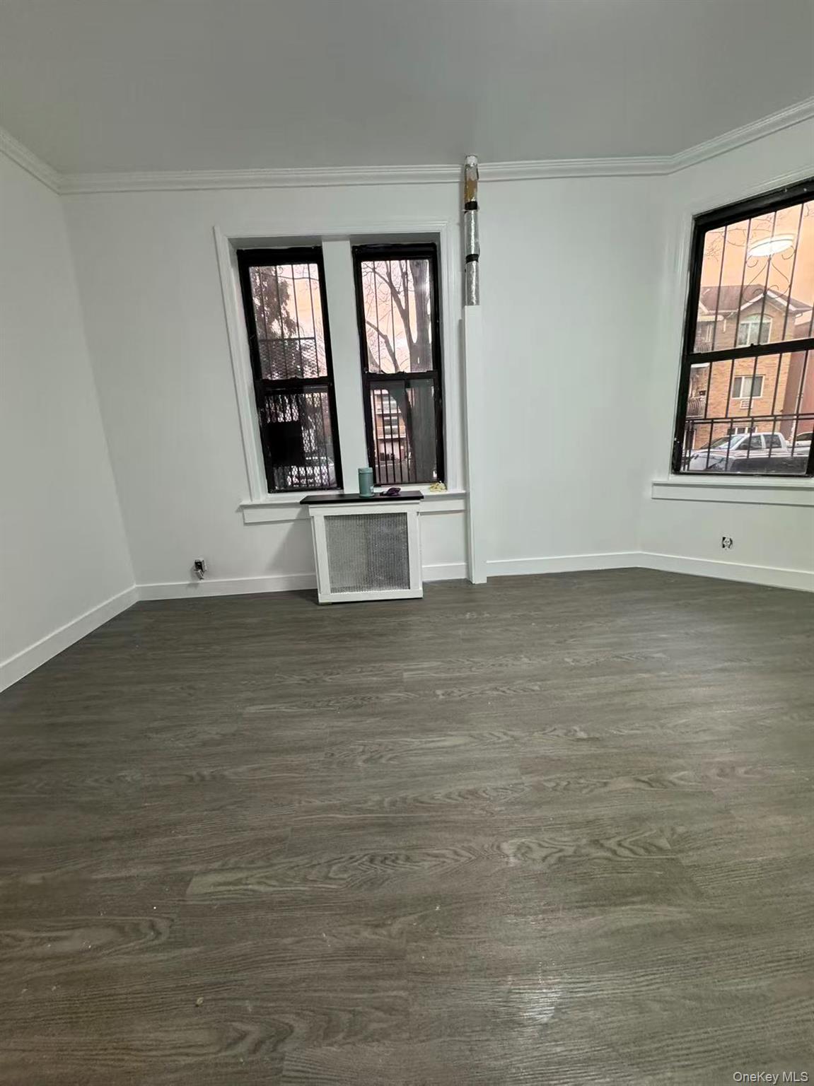 #7 photo, 58-40 43rd Avenue, 뉴욕퀸즈 Woodside , NY 11377