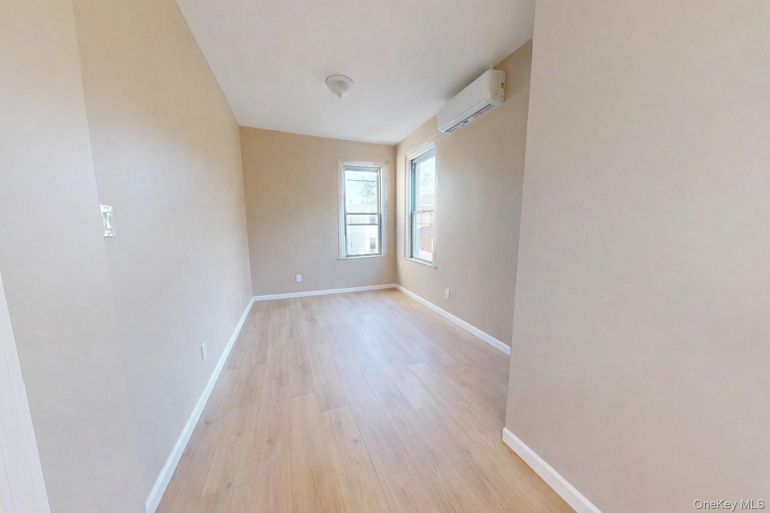 #11 photo, 9561 115th Street, קווינס Richmond Hill , NY 11419