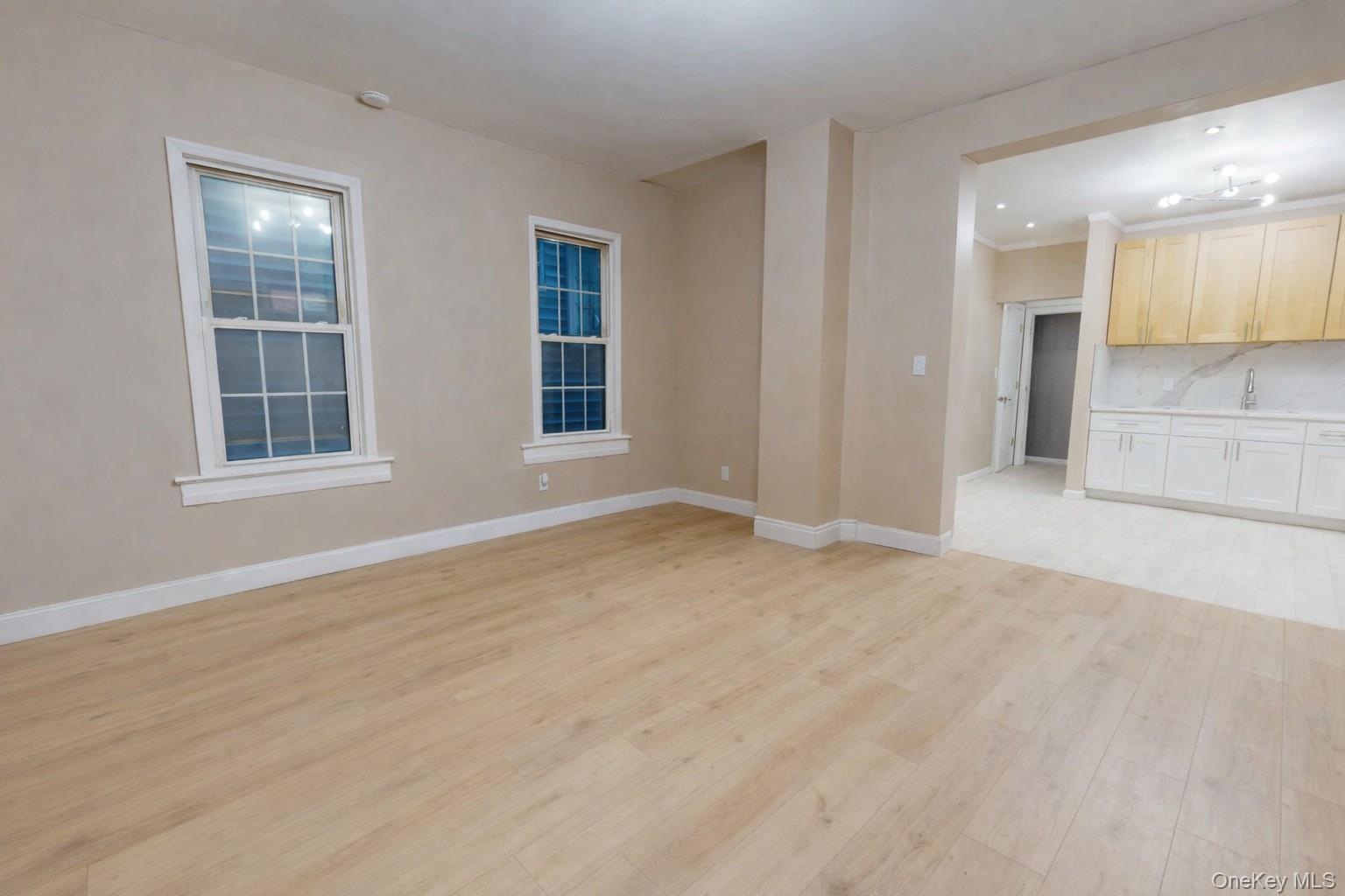 #3 photo, 9561 115th Street, קווינס Richmond Hill , NY 11419