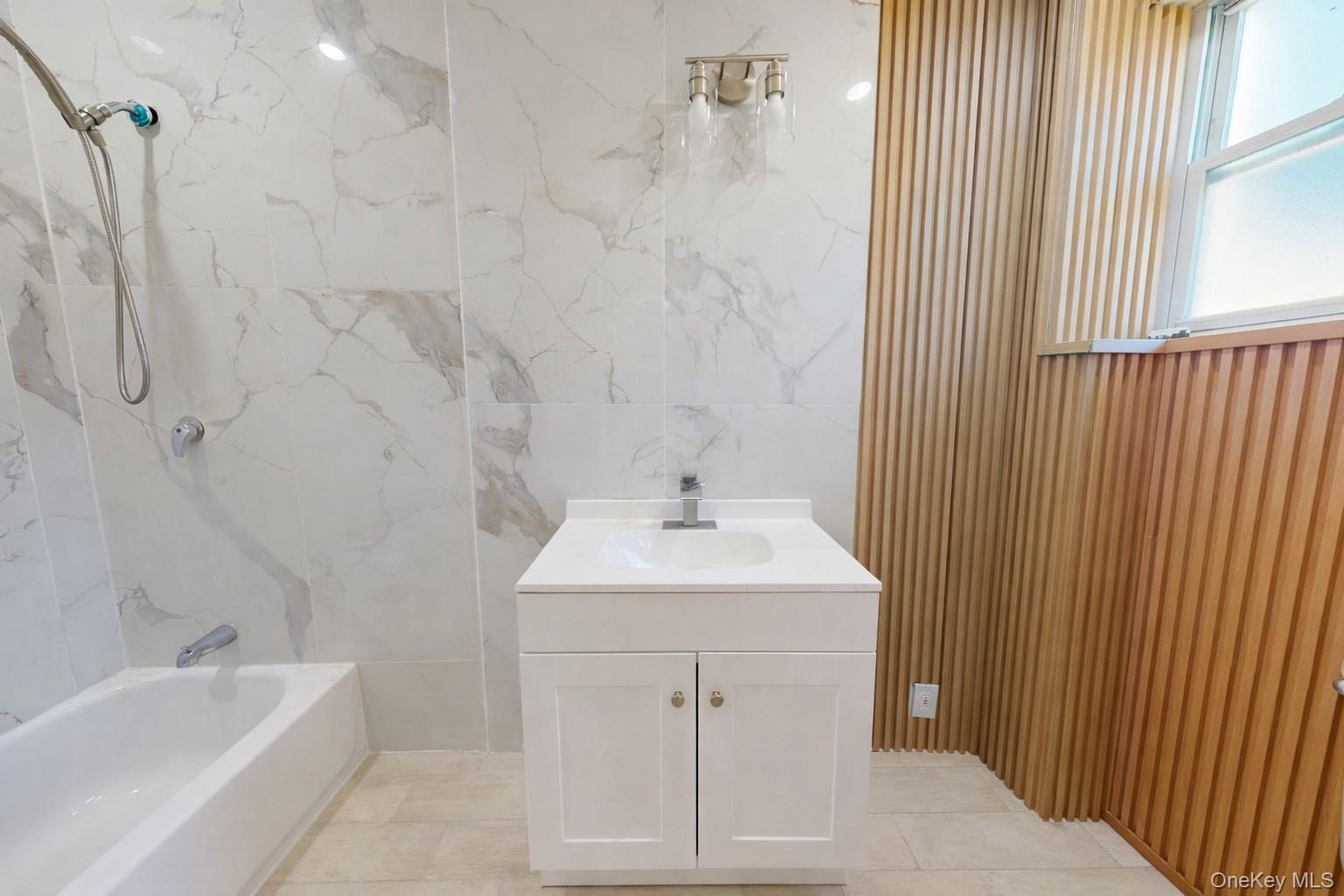 #4 photo, 9561 115th Street, קווינס Richmond Hill , NY 11419