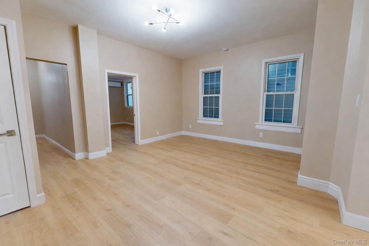 #7 photo, 9561 115th Street, קווינס Richmond Hill , NY 11419