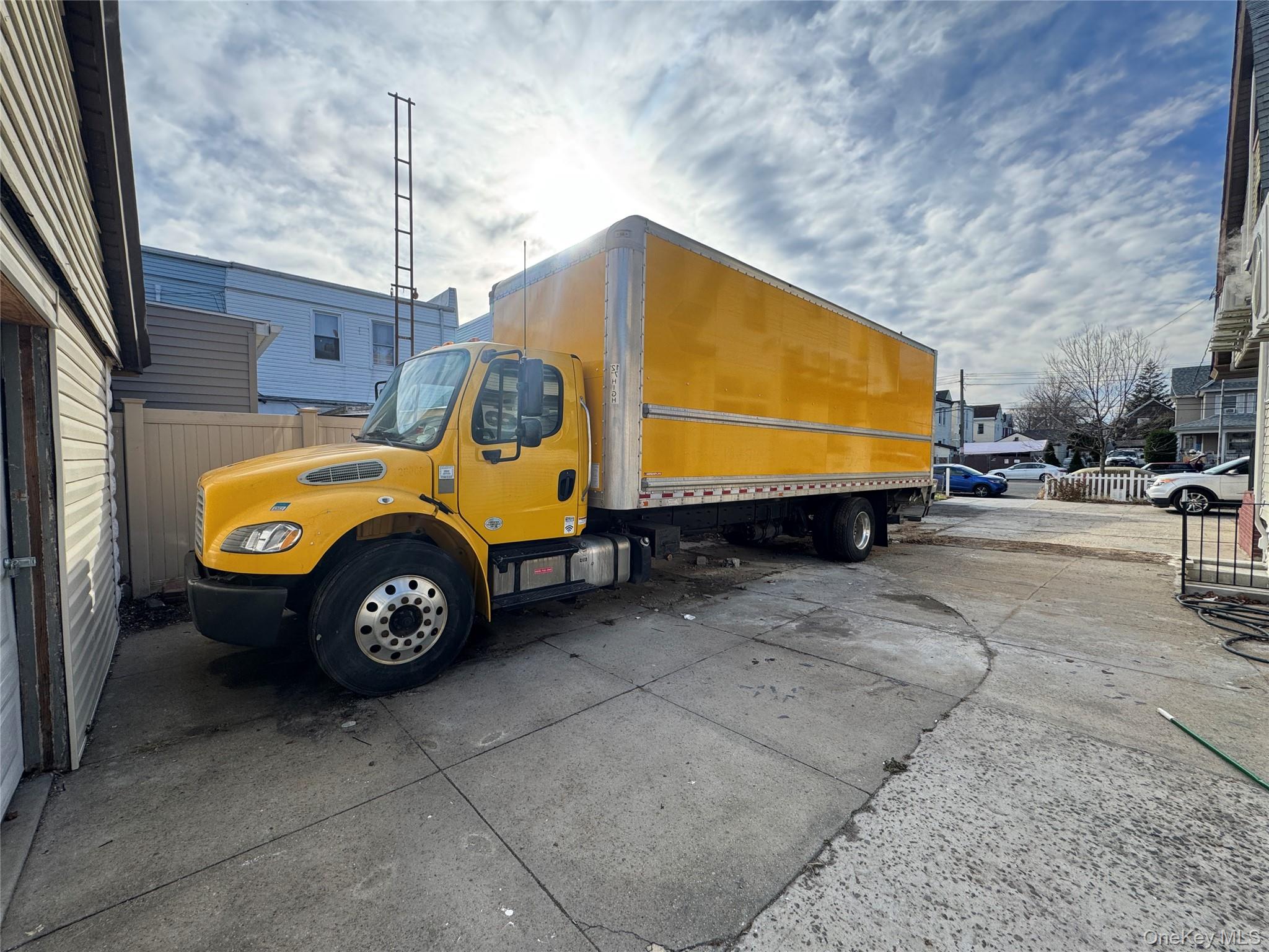 #4 photo, 8779 111th Street, קווינס Richmond Hill , NY 11418