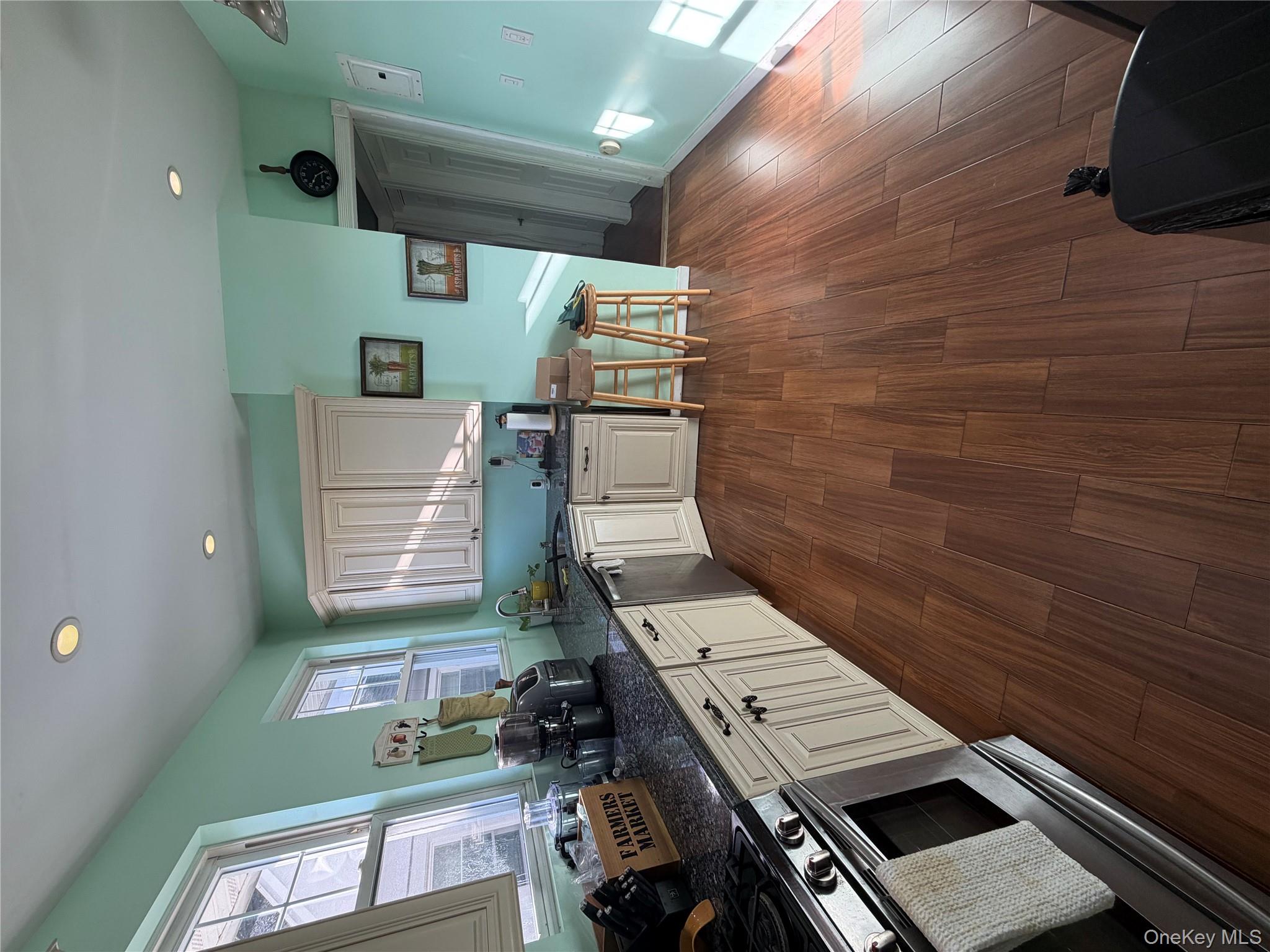 #12 photo, 425 S Columbus Avenue, Mount Vernon , NY 10553