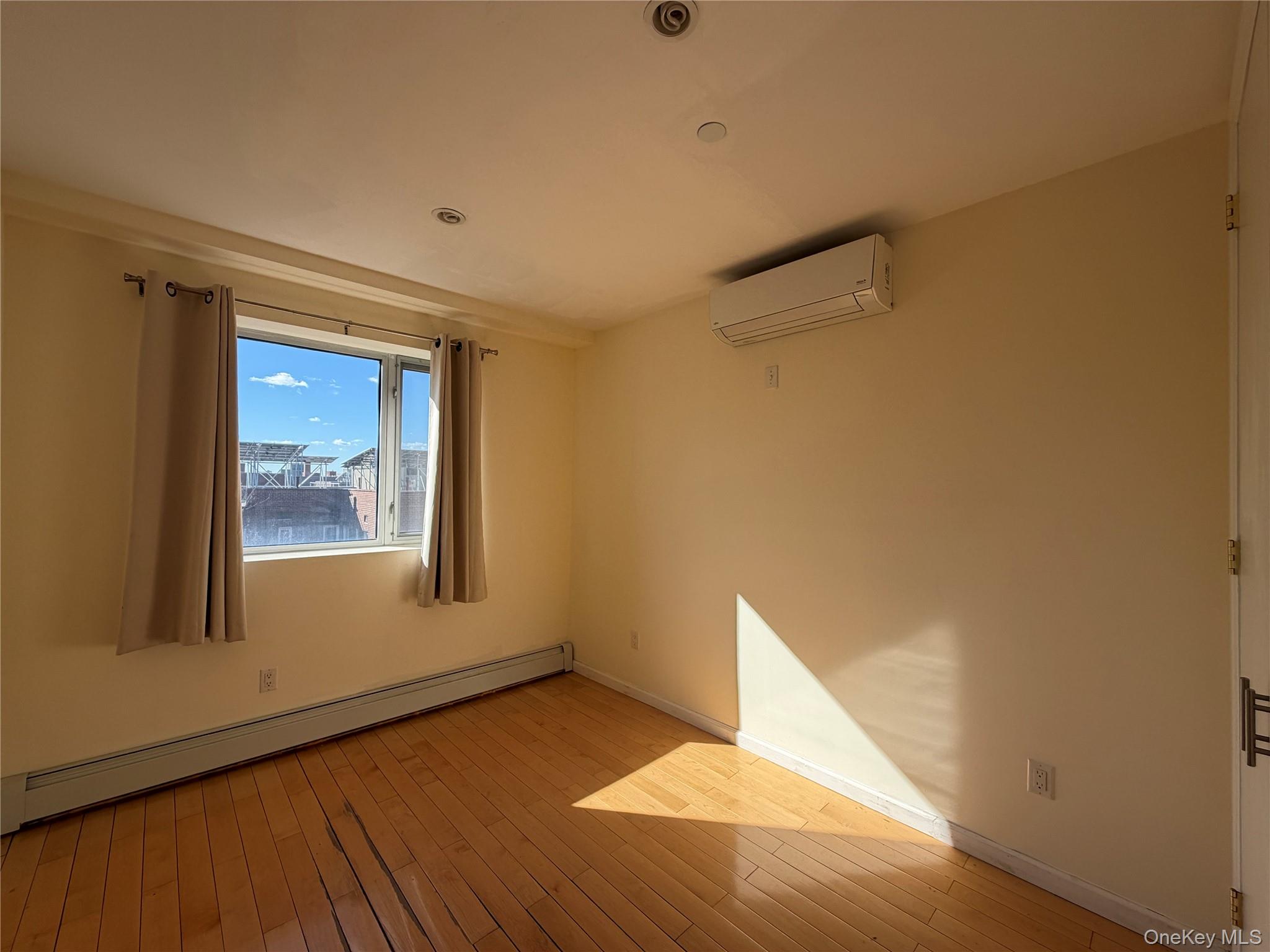 #10 photo, 14328 41st Avenue, Flushing , NY 11355