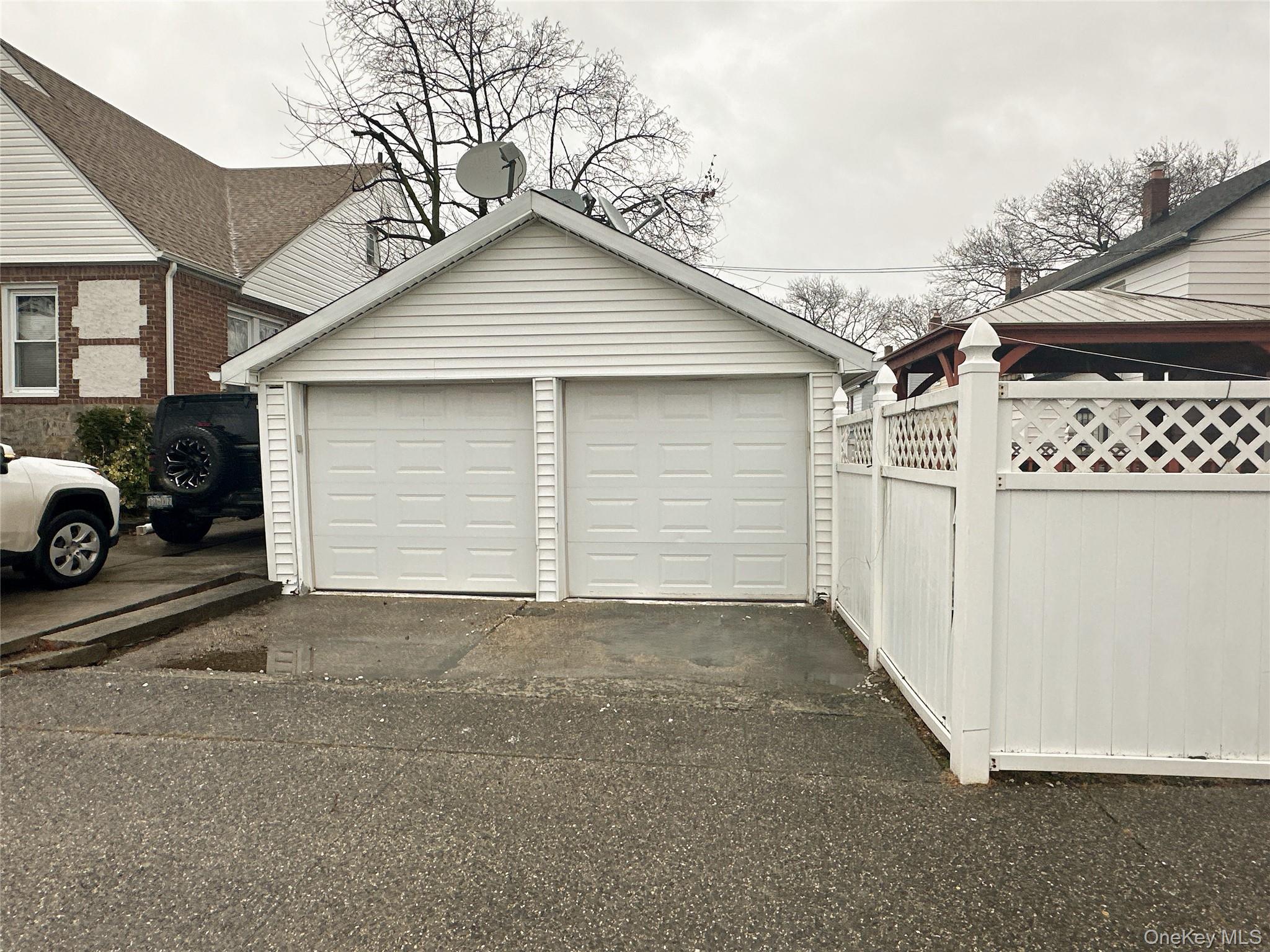 #9 photo, 207-01 34th Avenue, קווינס Bayside , NY 11361