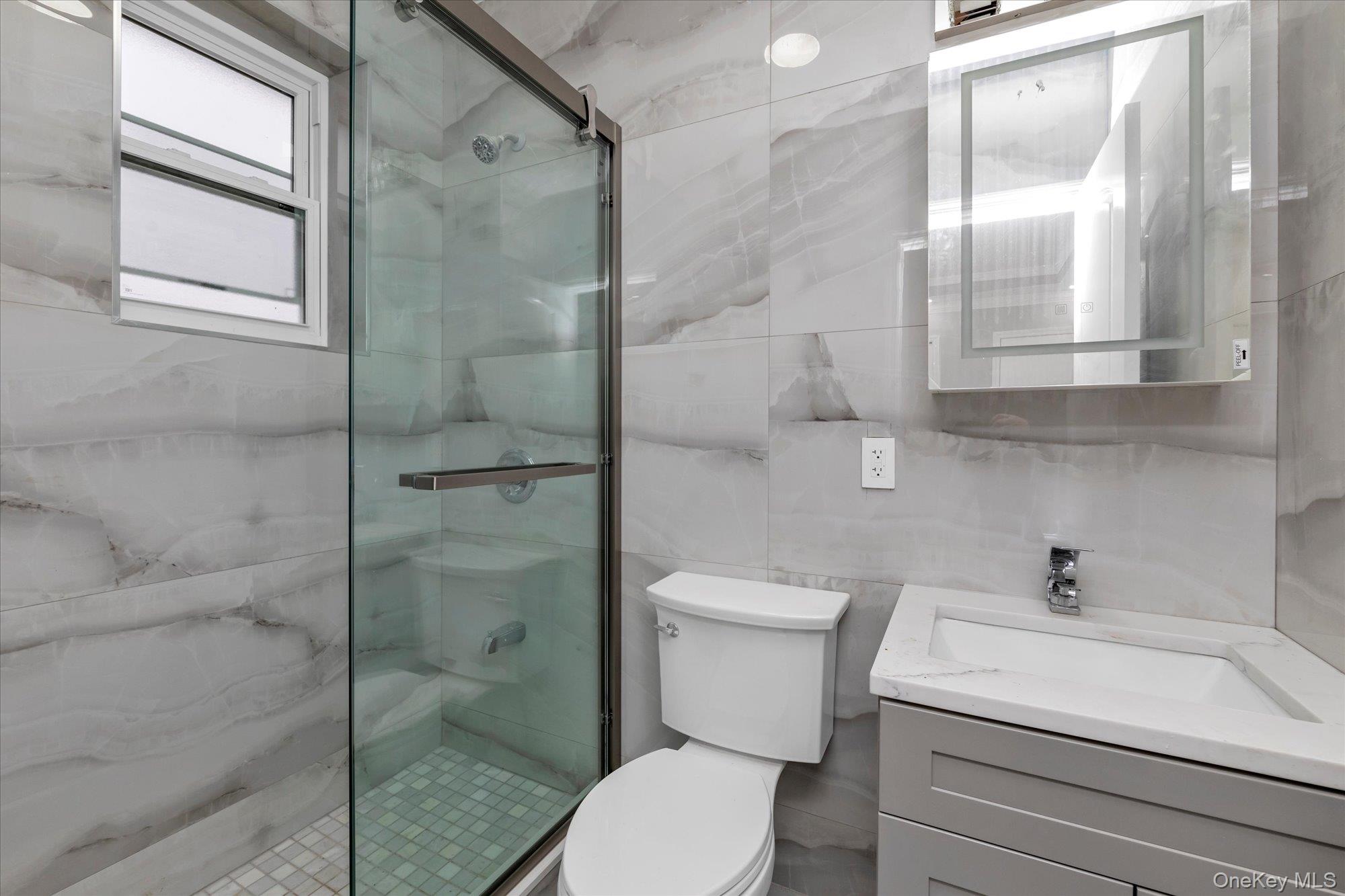 #14 photo, 27-09 Utopia Parkway, 뉴욕퀸즈 Flushing , NY 11358