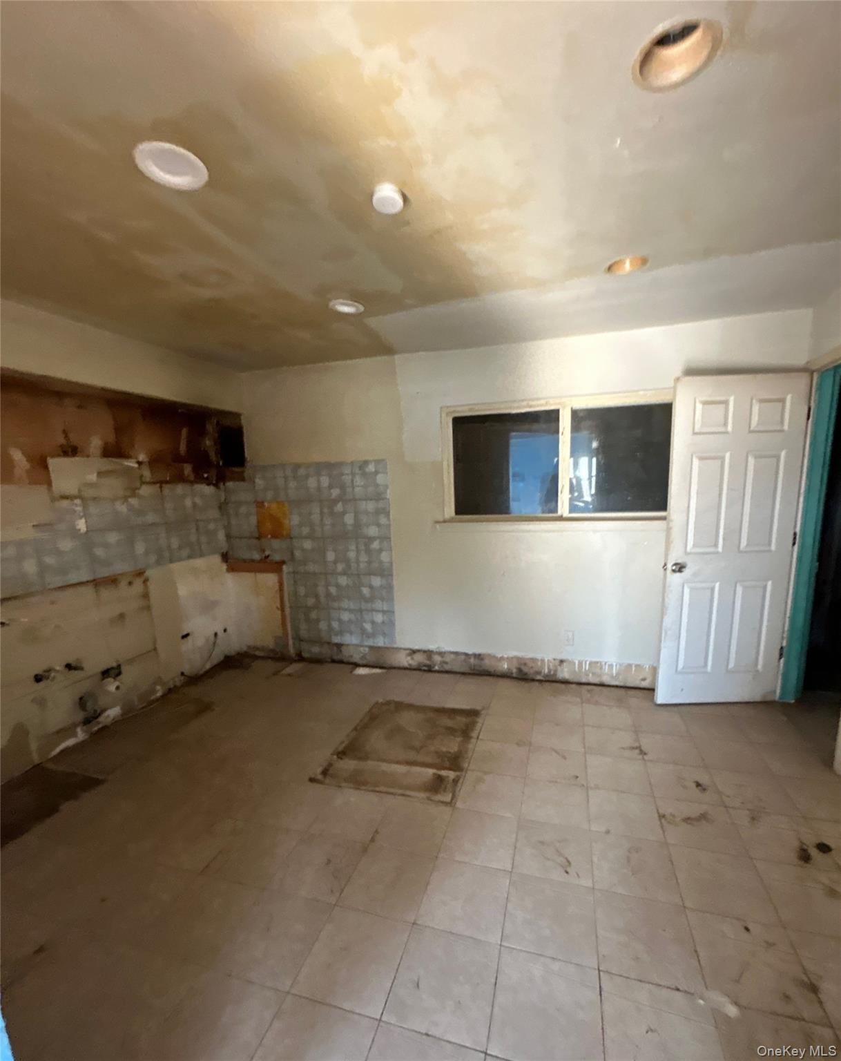 #4 photo, 221 State Avenue, 롱 아일랜드 Wyandanch , NY 11798