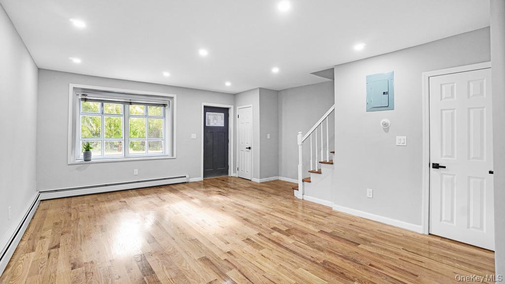 #8 photo, 1159 E 224th Street, ब्रोंक्स Bronx , NY 10466