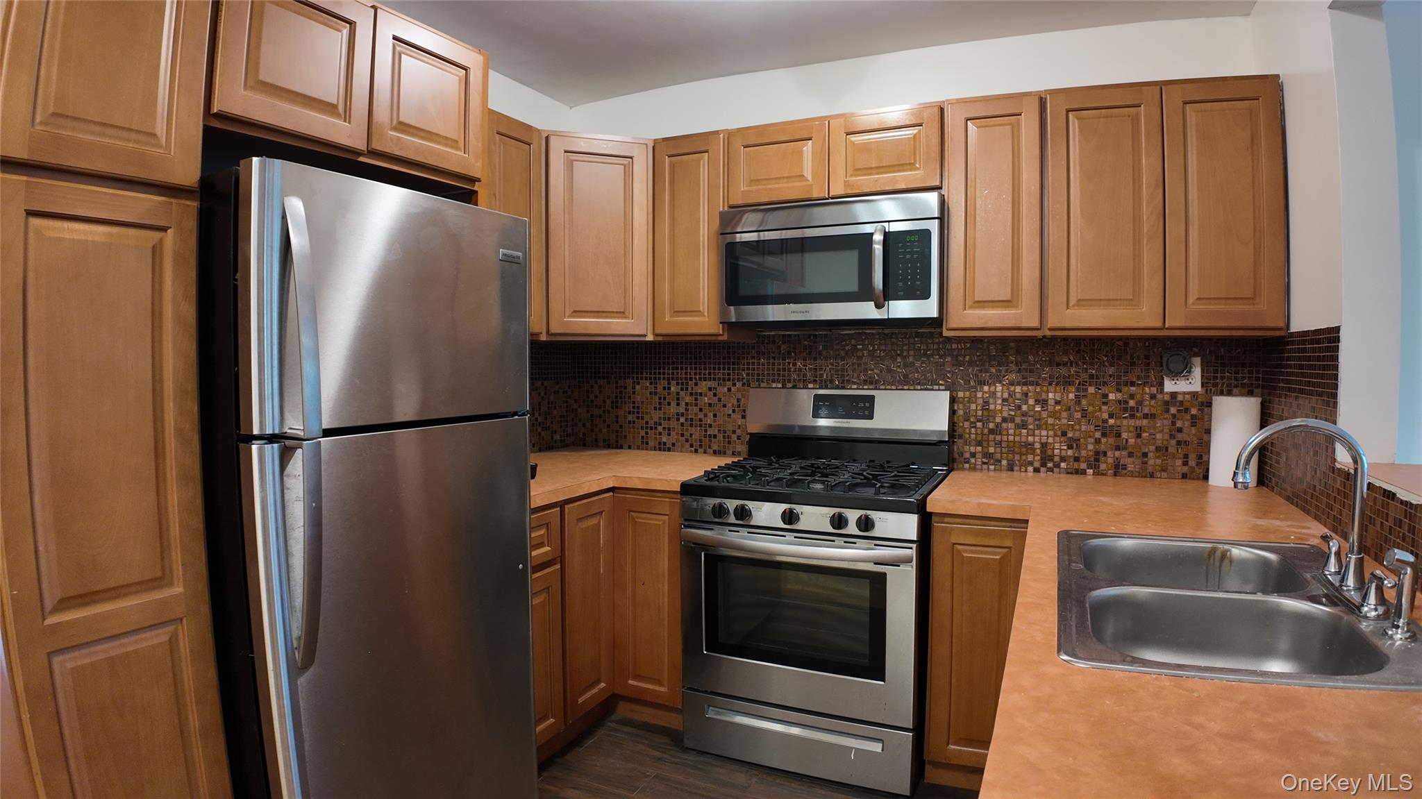 #2 photo, 420 Screvin Avenue, 브롱크스 Bronx , NY 10473