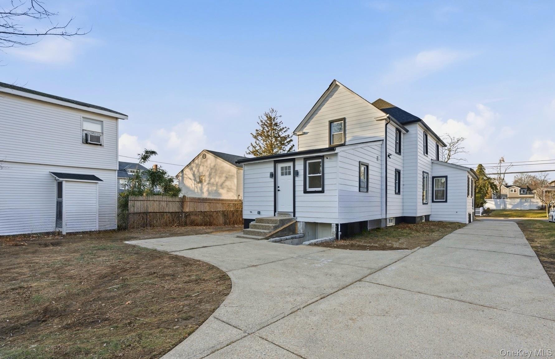 #19 photo, 135 Whaley Street, Freeport , NY 11520